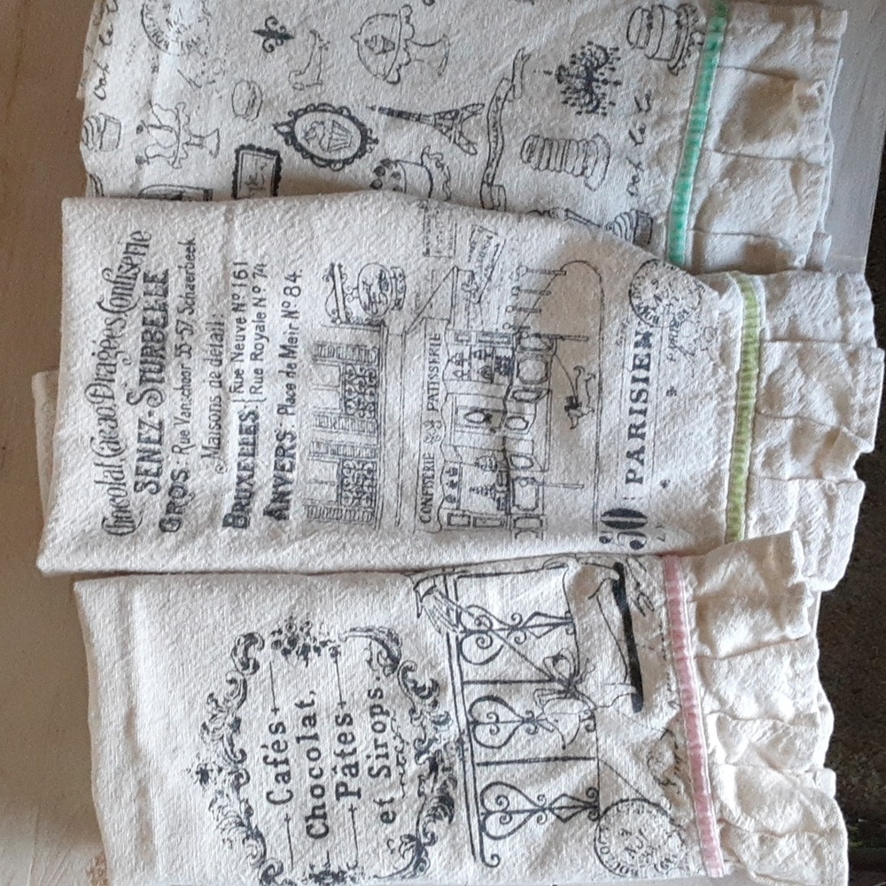 Parisian fingertip towel set